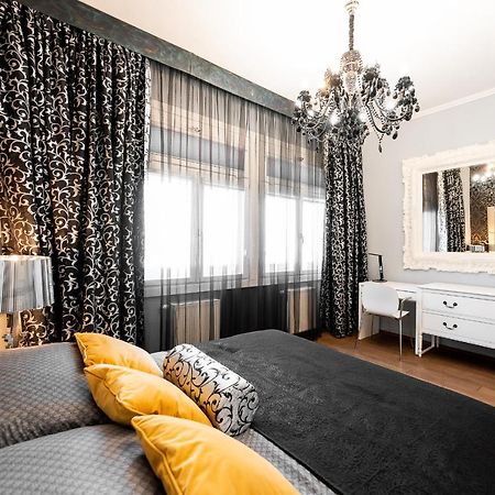 Premium Apt Kosice Center 3 Room 150M2 Hlavna Ulica Exterior foto